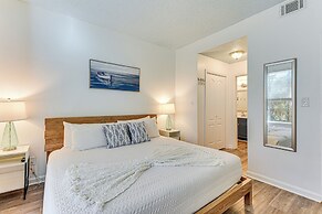 Community Outdoor Pool: Miramar Beach Condo!