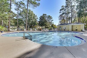 Community Outdoor Pool: Miramar Beach Condo!