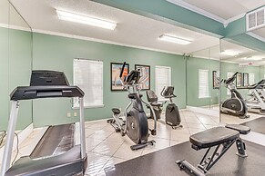 Community Outdoor Pool: Miramar Beach Condo!