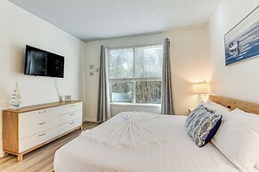 Community Outdoor Pool: Miramar Beach Condo!