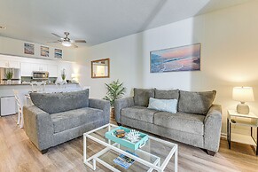 Community Outdoor Pool: Miramar Beach Condo!