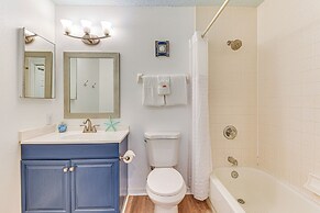 Community Outdoor Pool: Miramar Beach Condo!