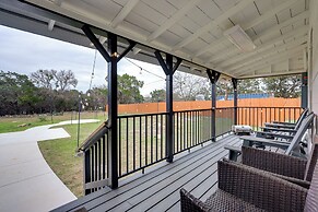 2 Mi to Canyon Lake: Cottage w/ Fire Pit & Grill