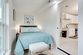 2 Mi to Canyon Lake: Cottage w/ Fire Pit & Grill