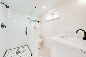 2 Mi to Canyon Lake: Cottage w/ Fire Pit & Grill