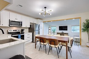 2 Mi to Canyon Lake: Cottage w/ Fire Pit & Grill