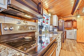 5 Mi to Breckenridge Ski Resort: Cozy Wood Cabin!