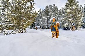 5 Mi to Breckenridge Ski Resort: Cozy Wood Cabin!