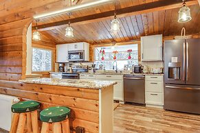 5 Mi to Breckenridge Ski Resort: Cozy Wood Cabin!
