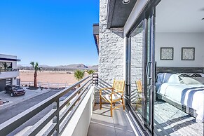 Private Patio & Hot Tub: Luxe Hurricane Townhome