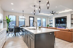 Private Patio & Hot Tub: Luxe Hurricane Townhome