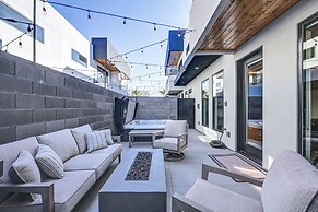 Private Patio & Hot Tub: Luxe Hurricane Townhome