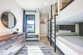 Private Patio & Hot Tub: Luxe Hurricane Townhome