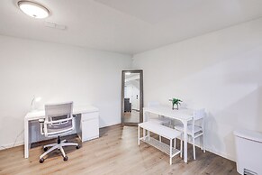 8 Mi to Dtwn: Denver Haven w/ Fenced Yard!