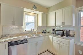 Walk to Parks + Bunzel's Market: Milwaukee Home!