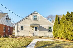 Walk to Parks + Bunzel's Market: Milwaukee Home!