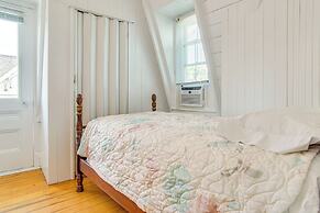 Steps to Inkwell Beach: Victorian Home!