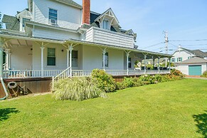 Steps to Inkwell Beach: Victorian Home!