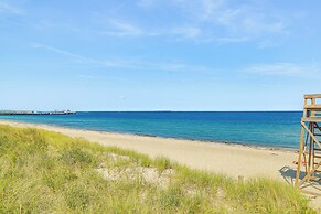 Steps to Inkwell Beach: Victorian Home!