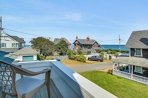 Steps to Inkwell Beach: Victorian Home!