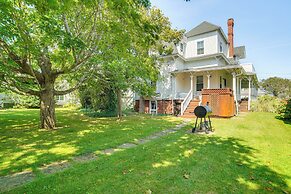 Steps to Inkwell Beach: Victorian Home!