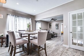 7 Mi to Downtown: East Los Angeles Apartment