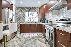 7 Mi to Downtown: East Los Angeles Apartment