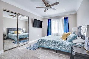 7 Mi to Downtown: East Los Angeles Apartment