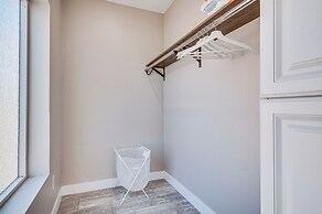 7 Mi to Downtown: East Los Angeles Apartment