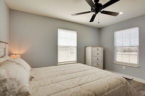 < 1 Mi to Lake Fork: Appy Haven in Yantis