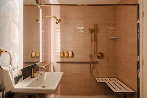 FOUND Hotel Miami Beach