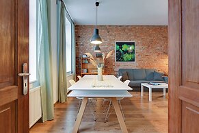 City Center Art House by Downtown Apartments