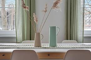 City Center Art House by Downtown Apartments