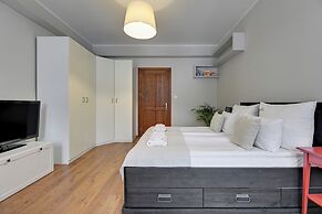 City Center Art House by Downtown Apartments