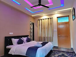 Lill sparrow by The Verdant Escapes