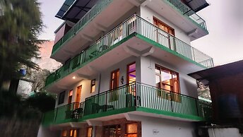 Lill sparrow by The Verdant Escapes