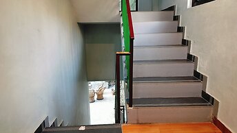 Lill sparrow by The Verdant Escapes