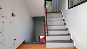 Lill sparrow by The Verdant Escapes