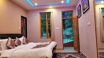 Lill sparrow by The Verdant Escapes