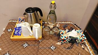 Lill sparrow by The Verdant Escapes