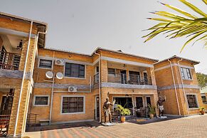 Amakhosi Hotel