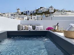 Mykonos 22 Superb Town Penthouse With Jacuzzi Spa