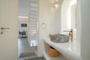 Mykonos 22 Superb Town Penthouse With Jacuzzi Spa