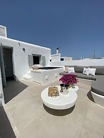 Mykonos 22 Superb Town Penthouse With Jacuzzi Spa