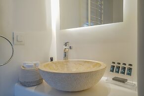 Mykonos 22 Superb Town Penthouse With Jacuzzi Spa