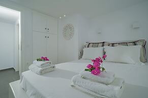 Mykonos 22 Superb Town Penthouse With Jacuzzi Spa