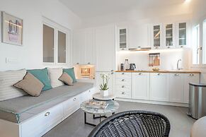 Mykonos 22 Superb Town Penthouse With Jacuzzi Spa