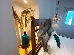 Mykonos 22 Superb Town Penthouse With Jacuzzi Spa