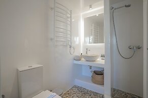 Mykonos 22 Superb Town Penthouse With Jacuzzi Spa