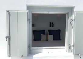 Mykonos 22 Superb Town Penthouse With Jacuzzi Spa